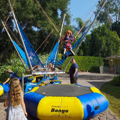 Bounce houses & bungee jumps