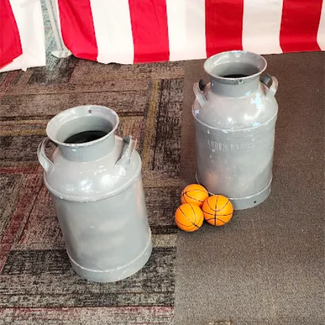 Toss & throw carnival game